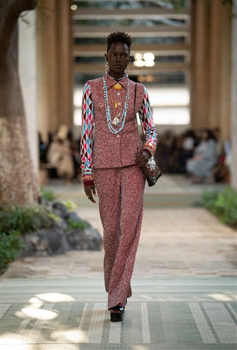 chanel show dakar|2022/23 Métiers d'art CHANEL – DAKAR — CHANEL Shows.